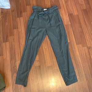 Loft: ankle pants perfect for spring